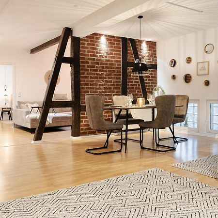 Jasta Homes Altstadt, Zentral, Ueberdachter Parkplatz, Netflix, Vollausstattung, Loft, Modern Und Komfort ฮาเมลน์ ภายนอก รูปภาพ