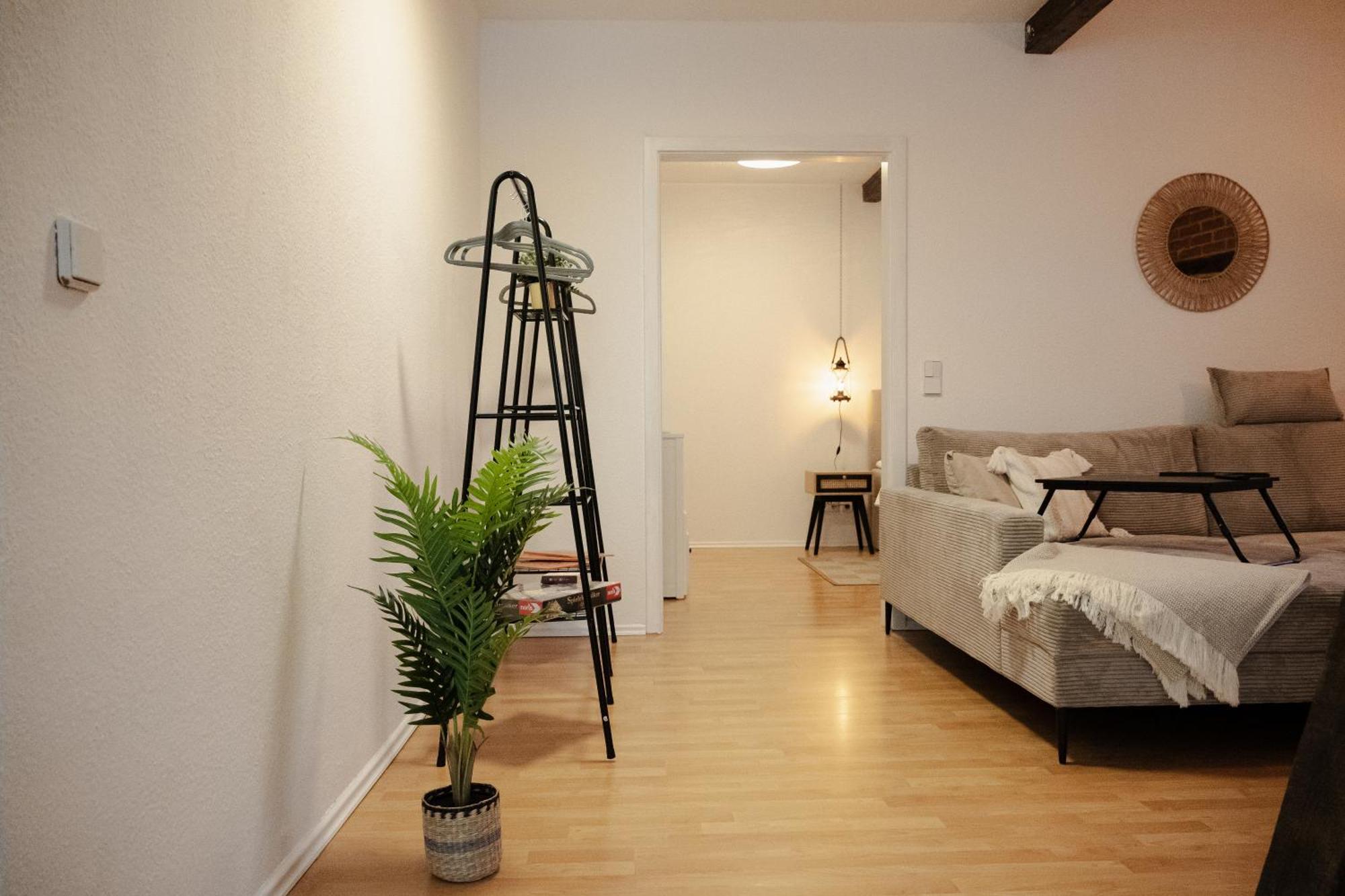 Jasta Homes Altstadt, Zentral, Ueberdachter Parkplatz, Netflix, Vollausstattung, Loft, Modern Und Komfort ฮาเมลน์ ภายนอก รูปภาพ