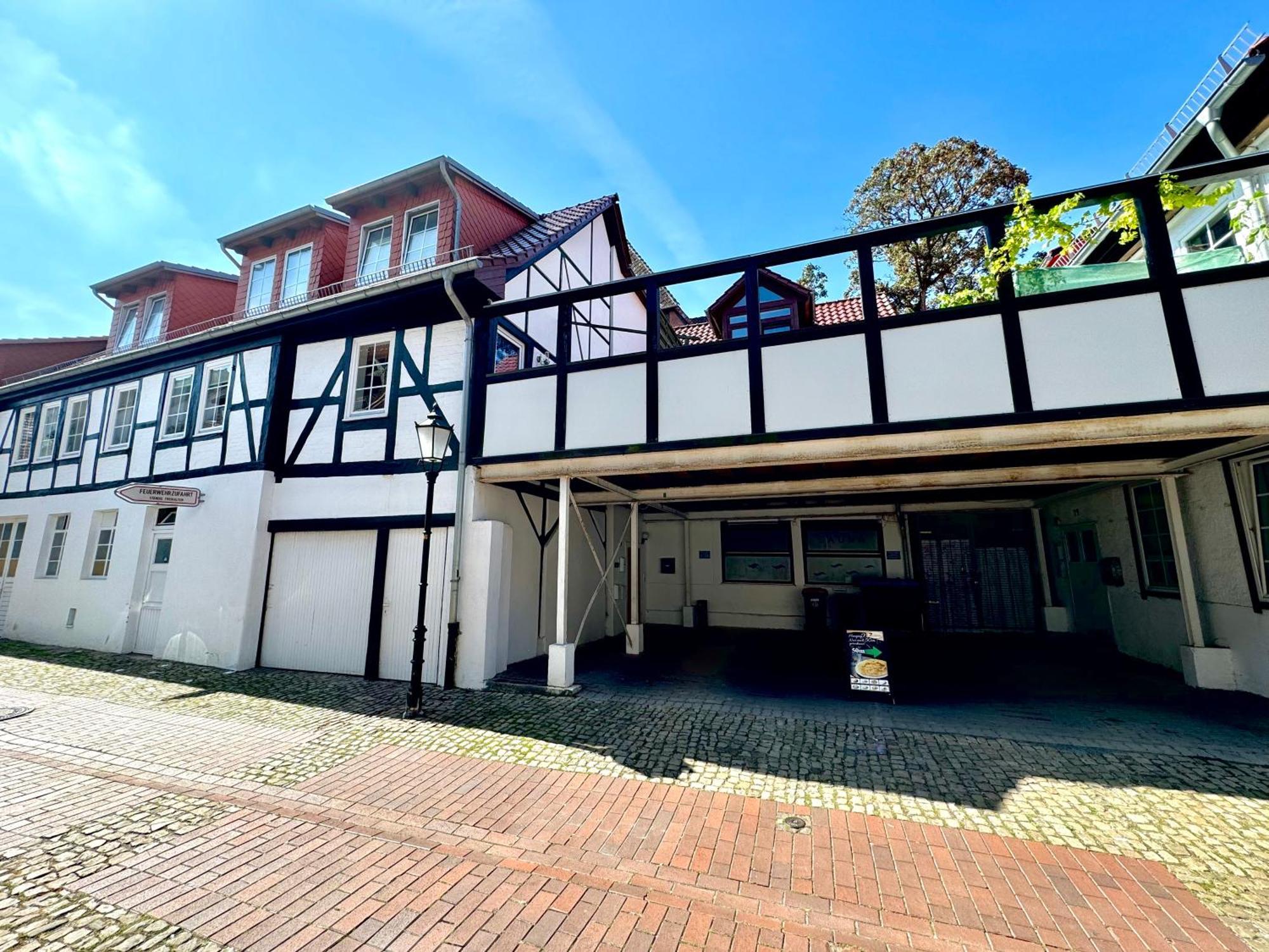 Jasta Homes Altstadt, Zentral, Ueberdachter Parkplatz, Netflix, Vollausstattung, Loft, Modern Und Komfort ฮาเมลน์ ภายนอก รูปภาพ